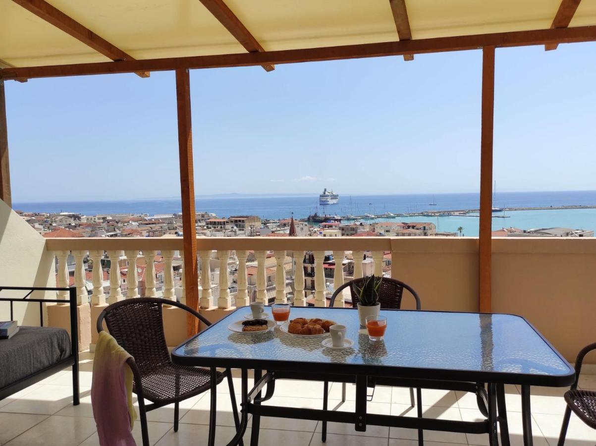 Three Graces Zakynthos Town Apartamento Exterior foto